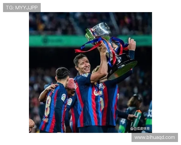 莱万状态火热欧冠赛场大放异彩射手榜领跑引发关注